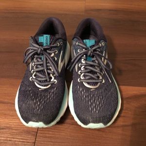 GUC Brooks Ghost running shoe